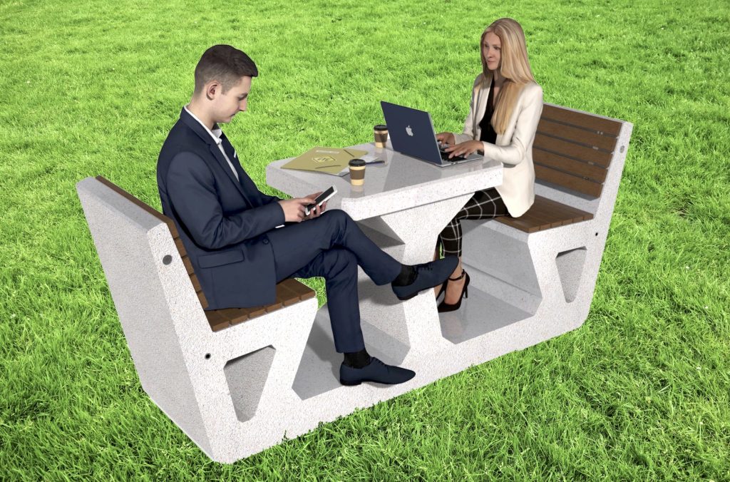 Postazione di lavoro outdoor, composta da un tavolo con due sedute